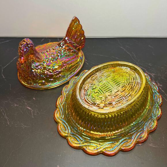 Mosser Marigold Carnival Hen on Nest - GLOWS - Picture 9 of 11